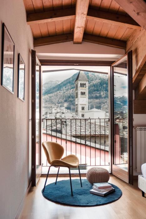 PENTHOUSE CON VISTA [6 minuti dal Bernina Express]