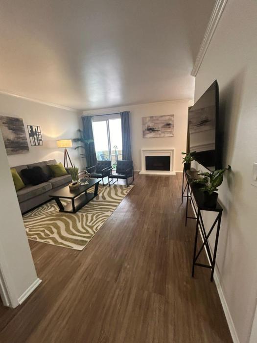 Beverly Hills City Vibe 1 br Apt w Parking 324
