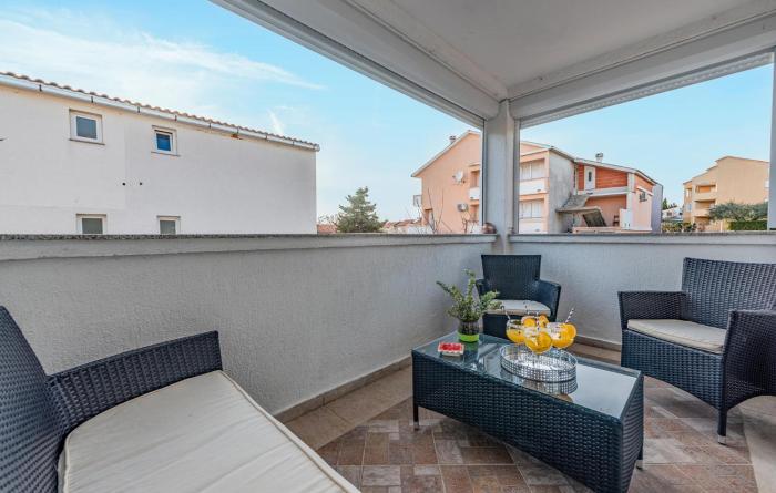 Pet Friendly Apartment In Novalja With Wifi