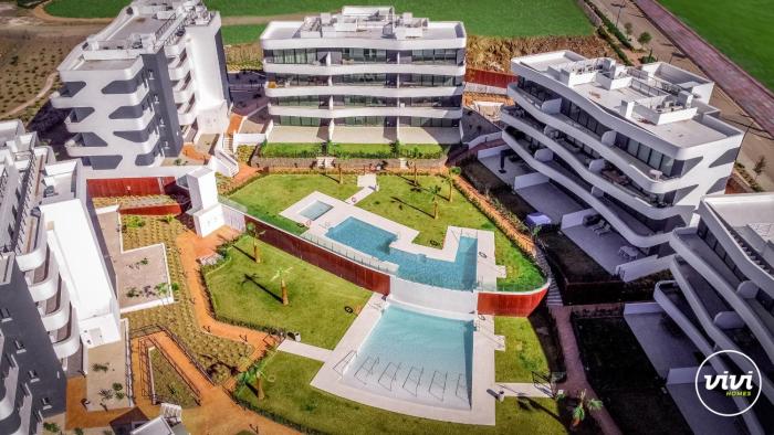 ViVi Homes - Carma Pool, Terrace, Garden & Beach