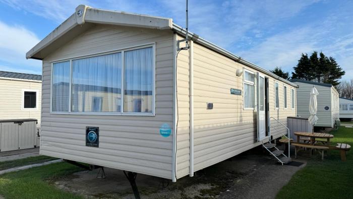 Cozy Private Static Caravan at Llyons Robin Hood - Silver Birch Way 11