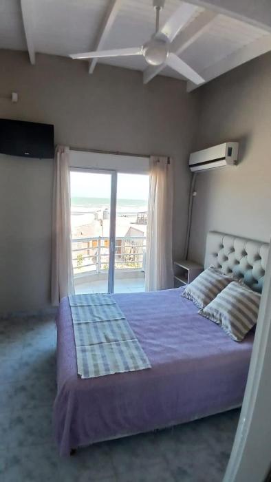 Cómodo dúplex frente al mar