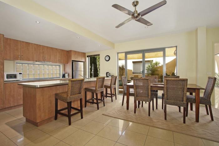 Mill House in central Bright