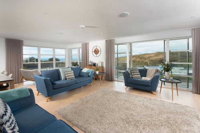 Sandyford, Holywell Bay - Free Parking - Sea Views - Outdoor shower