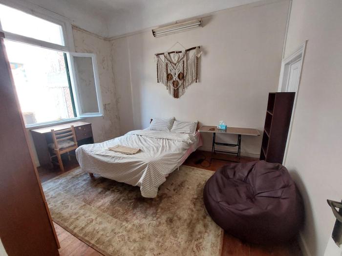 AL- Mazareta a private Bedroom For Men only غرفة خاصة للرجال فقط 仅限男士 女士不允许