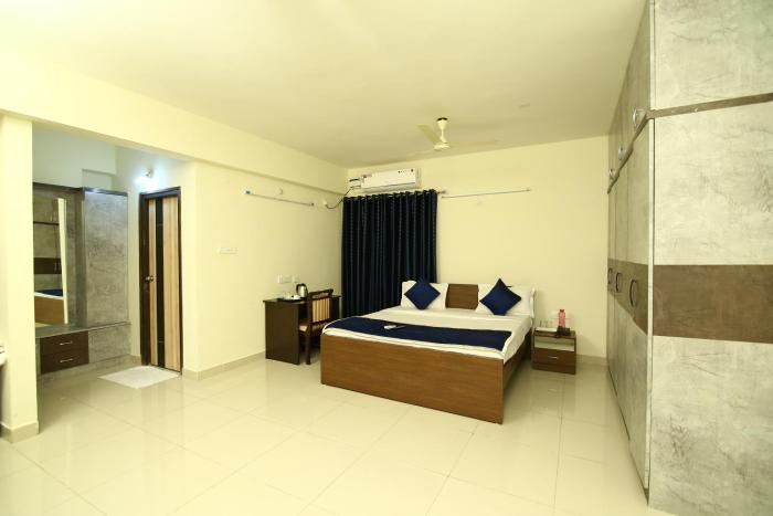 Fresh Living Prime Hitech Service Apartments