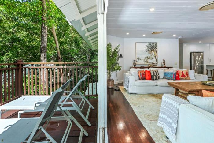 Dual-living amongst the rainforest, Little Cove