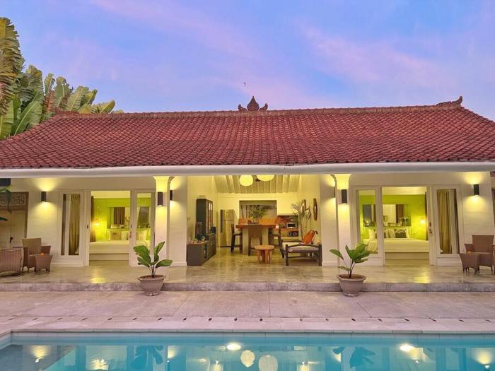 Fully renovated villa 3BR in Seminyak - Oberoi
