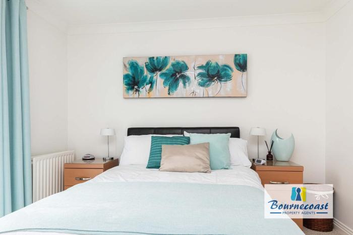 HERBERT COTTAGE by BOURNECOAST - A Charming "Cottage Style" Maisonette with a Courtyard and WIFI - FM9583