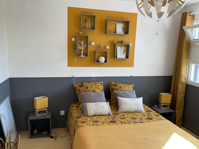 Villa ensoleillée à Bretteville-sur-Ay avec piscine privée