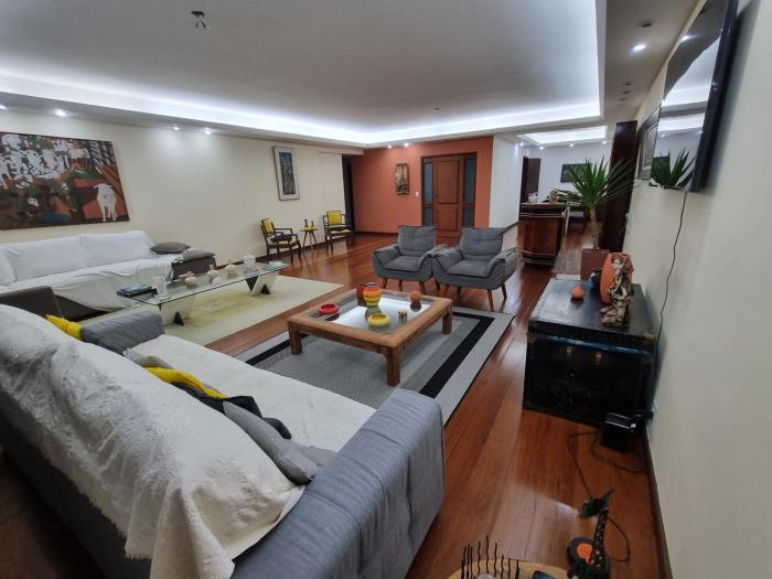 Apartamento espetacular 2 quadras do mar de Copacabana