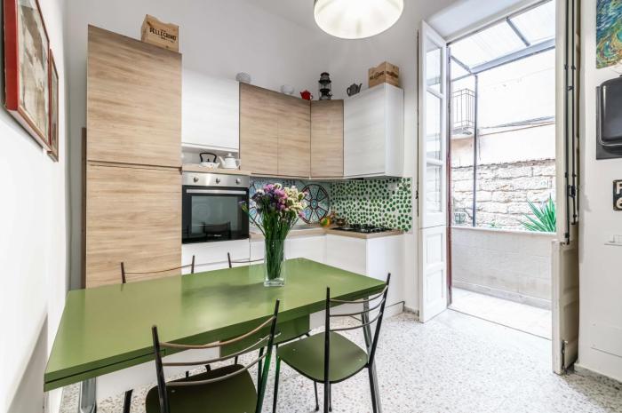 GuestHost - Near Palermos Historic Heart - Apt with Courtyard