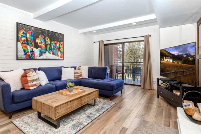 PARK STATION 133 condo