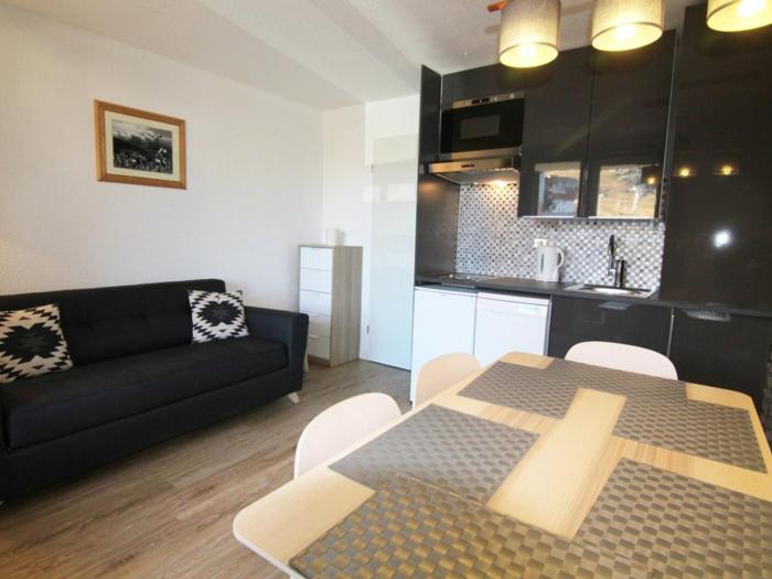 Appartement cosy avec balcon, piscine et sauna - Idéalement situé près des pistes - LAlpe dHuez - FR-1-405-358