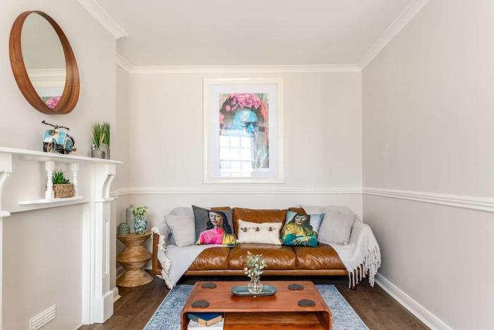 Stylish 2Bed 2Bath Seafront Patio Apartment