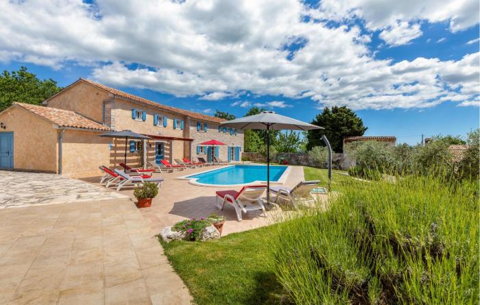 Cozy Home In Barban With Sauna