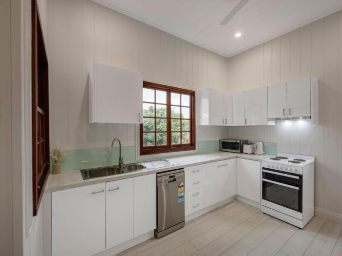 Charming 3BRCity Haven Highgate Hill