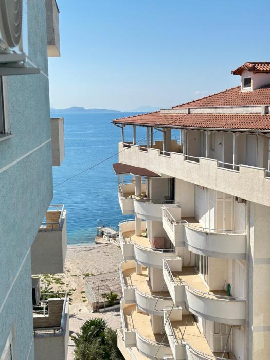 Crystal Sea View apartment