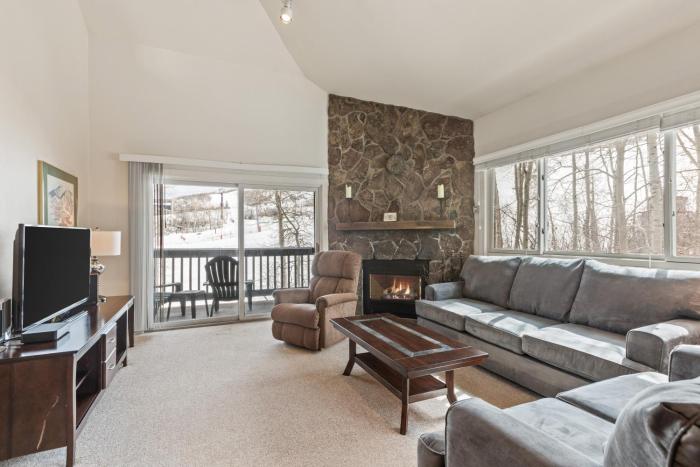 SNOW FLOWER 130 condo