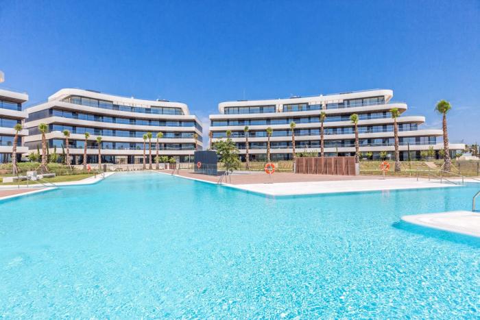 ViVi Homes - Rembrandt Pool, Sauna, Gym & Sea View