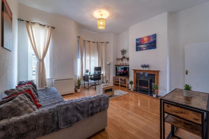 Cosmopolitan Comforts Flat