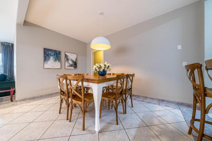 092 - Apartamento com 03 quartos em Canto Grande!