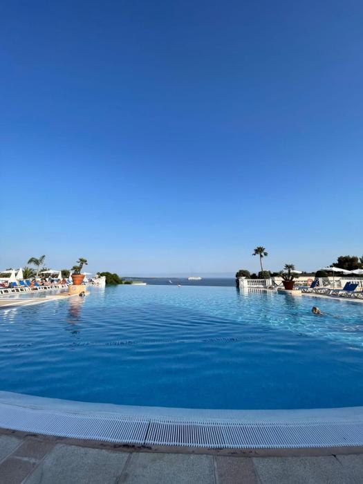 All comforts - Pool - Sea view