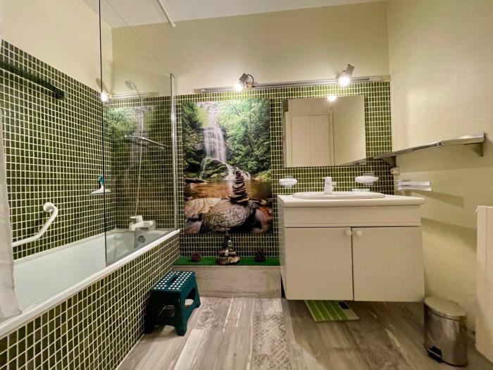 T2 Étoilé près des Thermes, Climatisé avec Parking - FR-1-503-71