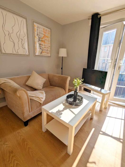 2-Bed, Sleeps 5, 2 Bath, Parking, WiFi