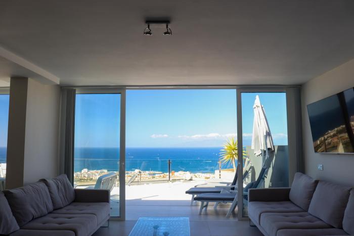 Azure Sky Villa - Panoramic ocean view, luxury, San Eugenio