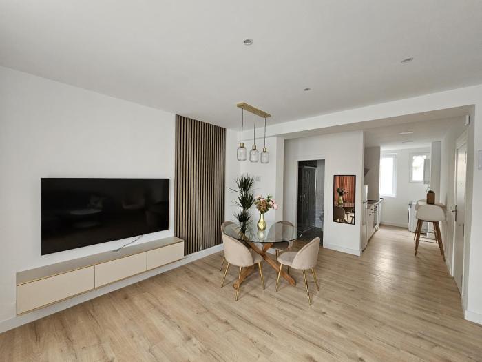 Regal Diamond Centro by Clabao