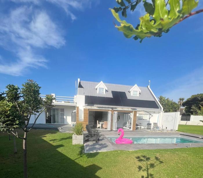 THE SURF AND GOLF HUIS Solar Power