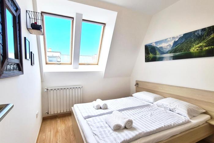 ELIZA Rooms WITH PARKING