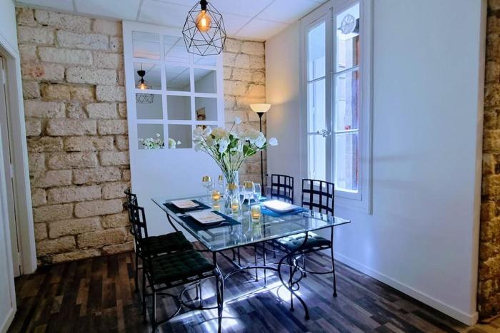 LE PARC Authentique Coeur de Ville Proximité Parking Climatisé