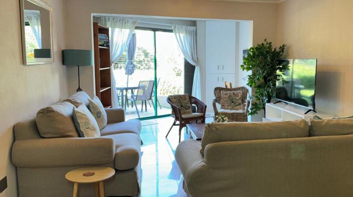 19 The Shades - Walk to the Beach and Village!