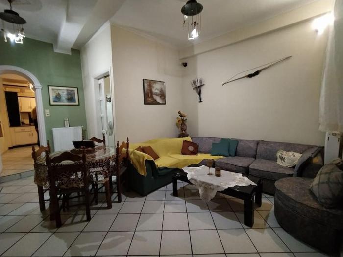 Μονοκατοικία με τζάκι σε παραδοσιακό οικισμό