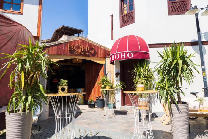 Boho Oldtown Apart and Hostel