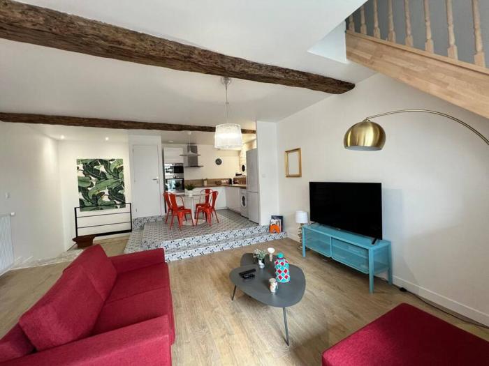 Maison de ville rénovée à 5 mn du Futuroscope