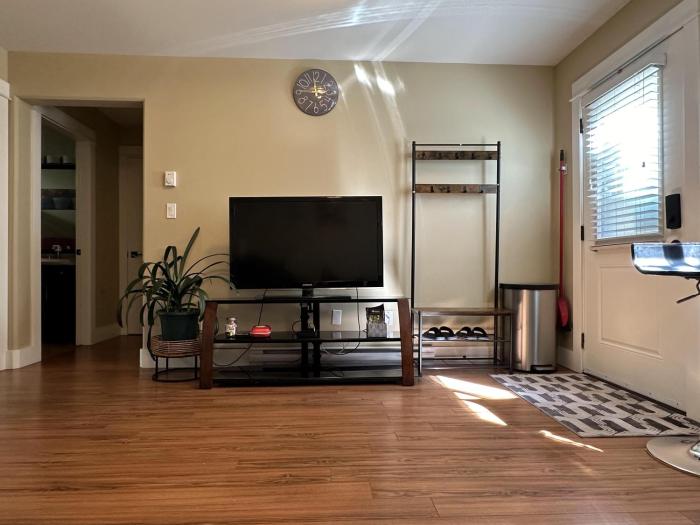 Separate entry sweet home in Langford