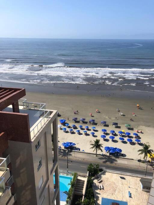 Apto charme frente para a praia