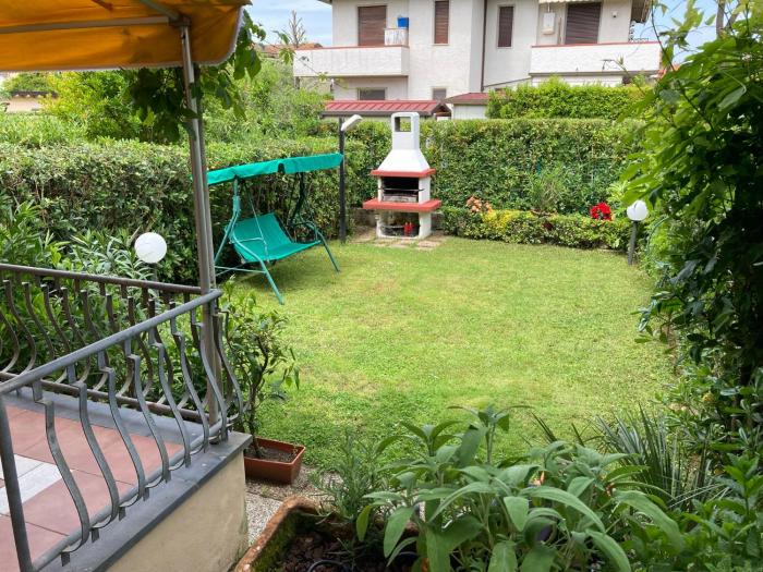 Versilia - Casa vacanze con Giardino