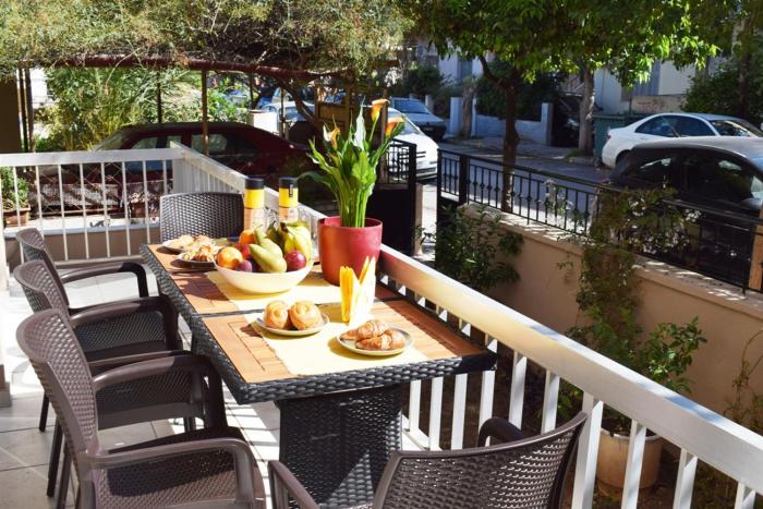 NAMA -Central vacation rental with free parking only 900m far from Venetian Port and beach!