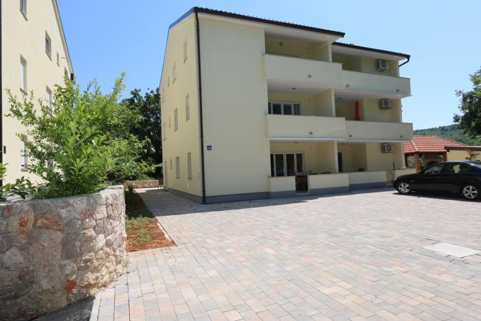Apartments Saramandic