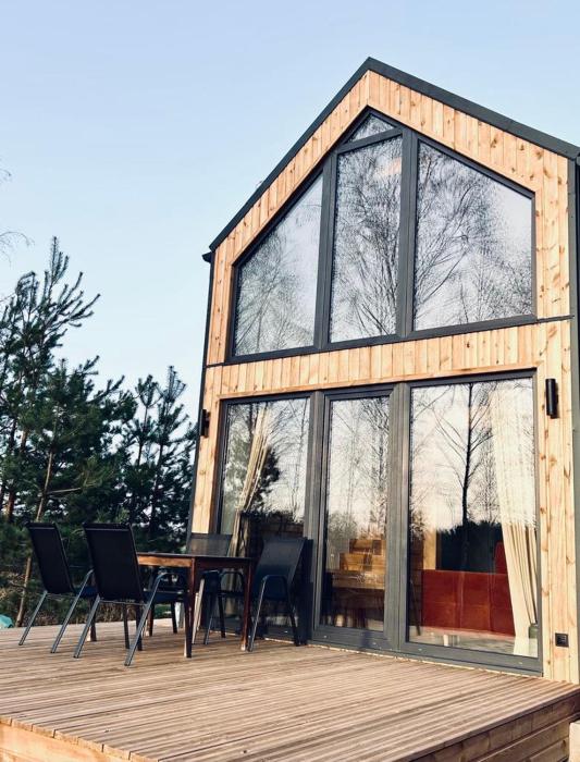 Chatka między brzozami nieopodal Wkry