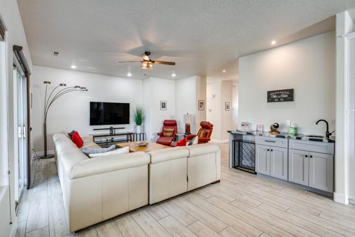 Spacious Mesquite Getaway - 12 Mi to Golf Course