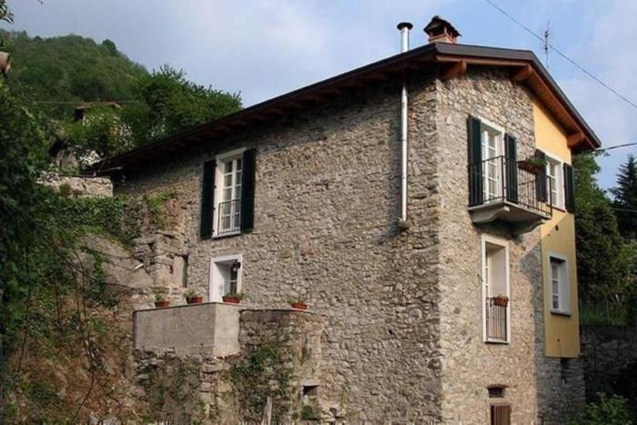 Komfortable und gut ausgestattete Ferienwohnung in einer historischen Wassermühle am Comer See