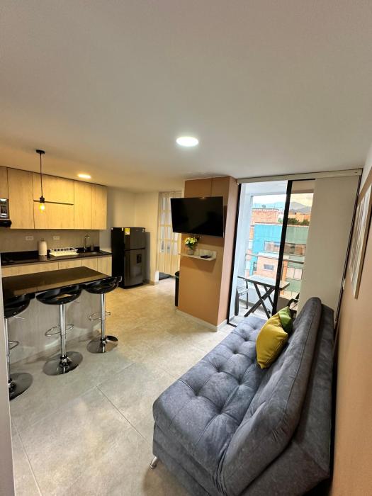 Apartamento en Laureles cerca a la 70 y Estadio - 702