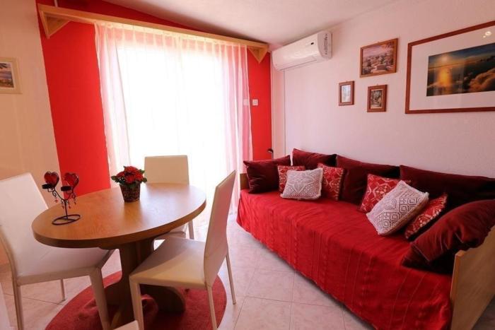 Ferienwohnung für 2 Personen 1 Kind ca 30 qm in Okrug Gornji, Dalmatien Mitteldalmatien