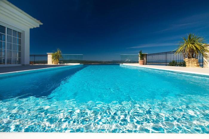 Ferienhaus in Crikvenica mit Privatem Pool und Meerblick