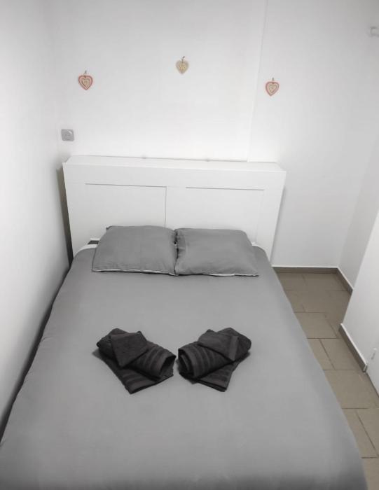 Studio entier avec WiFi, Smart TV, proche Douai